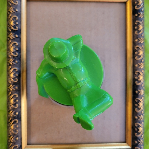 Cute & Kitschy Vintage Avon Man's Decision Maker Decanter ~ FINAL PRICE! - Picture 12 of 13